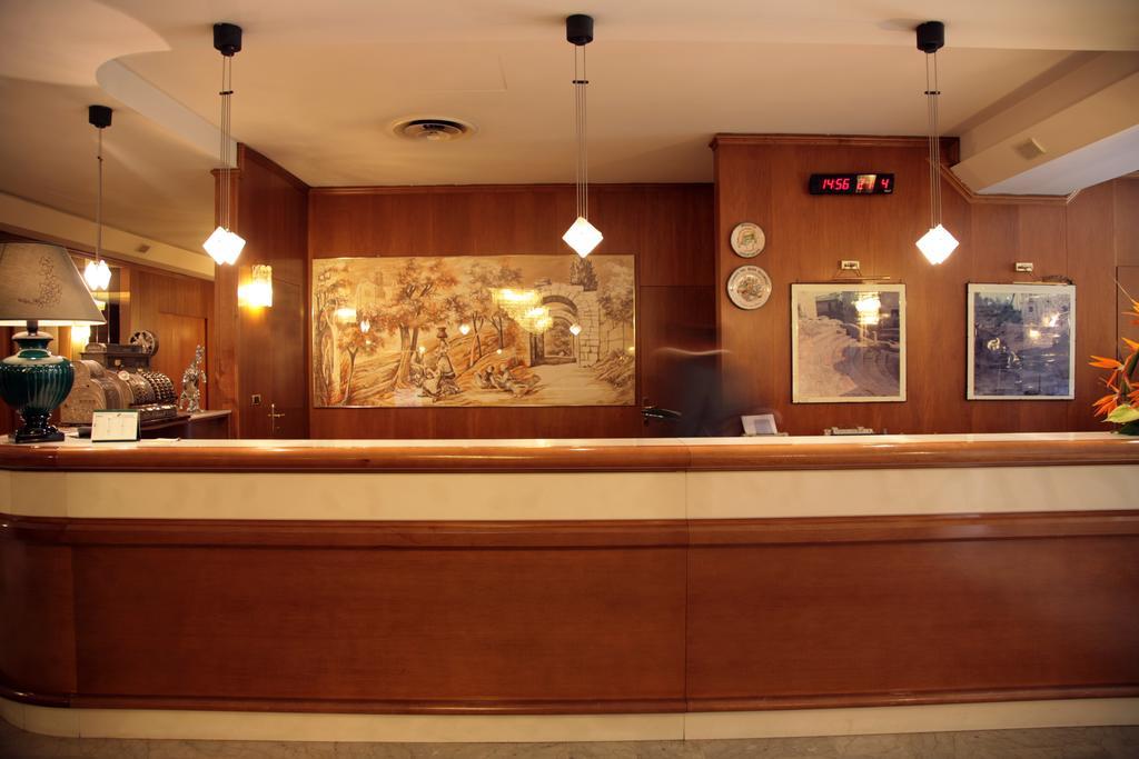 Hotel Bassetto Ferentino Bagian luar foto