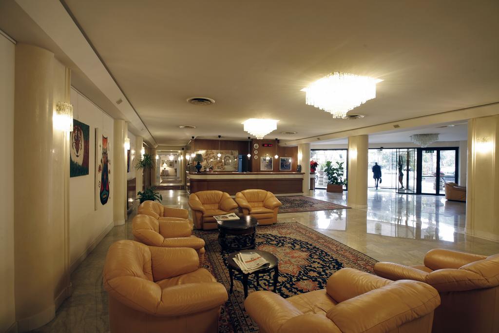 Hotel Bassetto Ferentino Bagian luar foto