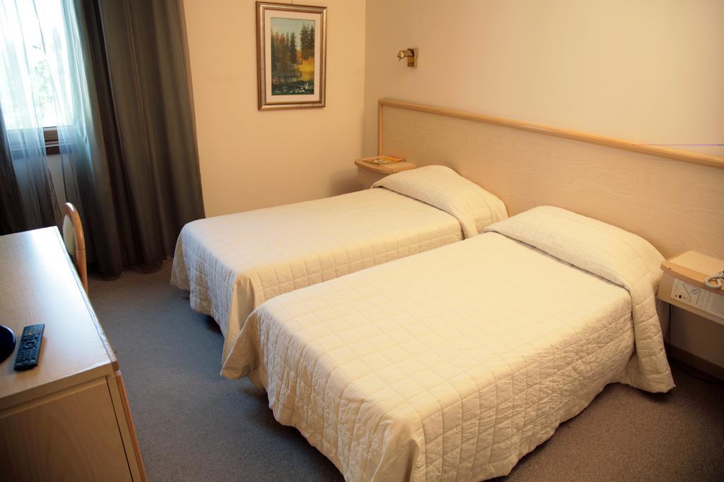 Hotel Bassetto Ferentino Bagian luar foto